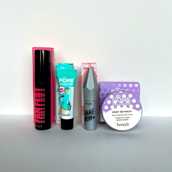 Benefits cosmetics bag and deluxe samples. - Picture 9 of 10